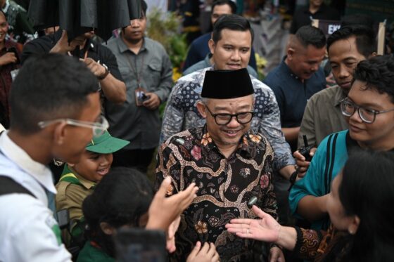 ‎Kunjungi SMKN 3 Palangka Raya, Mendikdasmen Apresiasi Program Unggulan dan Keterlibatan Orang Tua