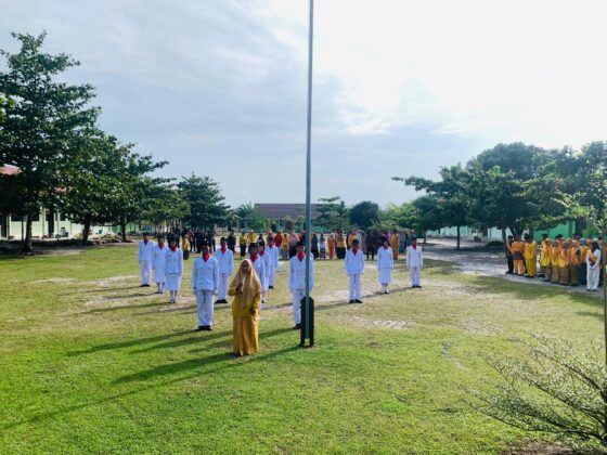 SMAN 1 Kotawaringin Lama Ukir Sejarah, Gelar Upacara HUT RI ke-80 Secara Mandiri ‎