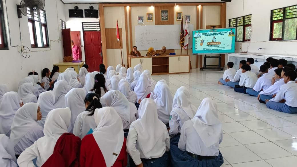 ‎SMAN 1 Kotawaringin Lama Gelar Sosialisasi Bahasa Daerah dengan Moda Hybrid, Terinspirasi Program “Pak Agustiar Sabran Ma’ajar”