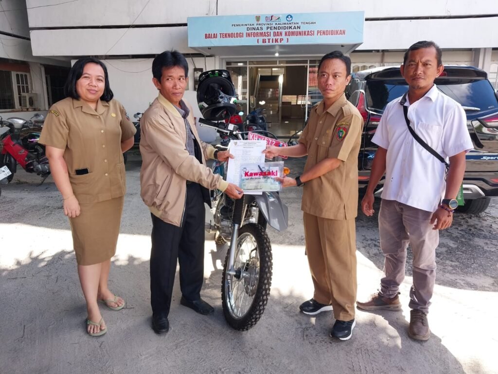 Gubernur H. Agustiar Sabran Rehabilitasi 5 Ruang Kelas SMAN-1 Batang Kawa, Wujud Nyata Perhatian Pendidikan di Daerah Terpencil