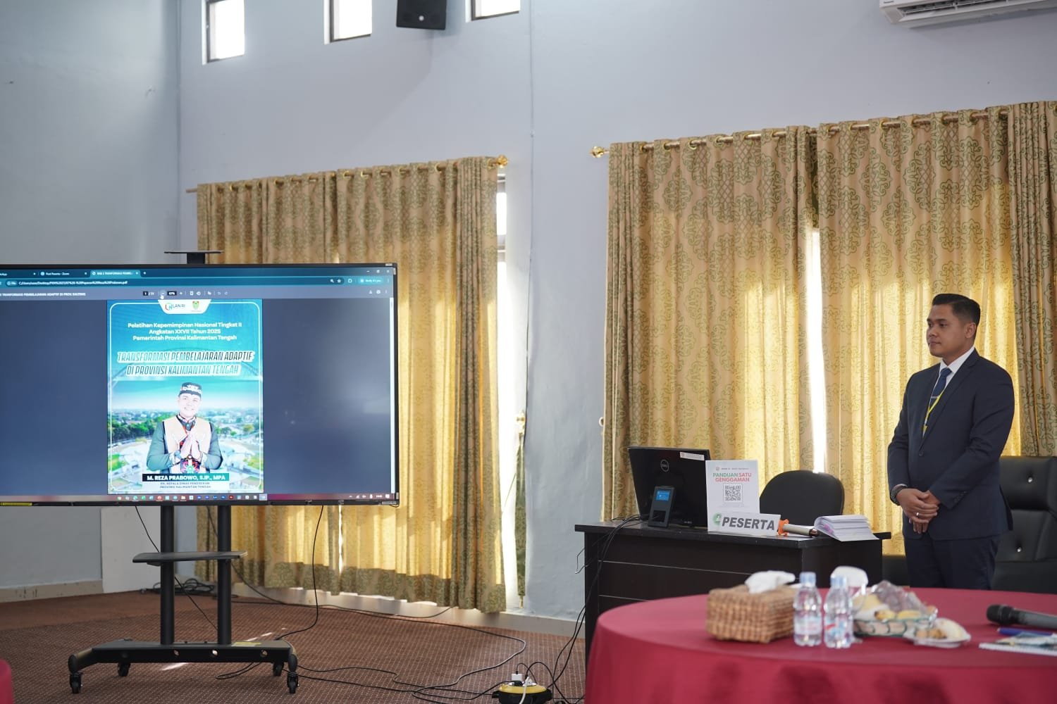 Wagub Kalteng dan Penguji Apresiasi Kadisdik Muhammad Reza Prabowo atas Inovasi Transformasi Digital Pendidikan