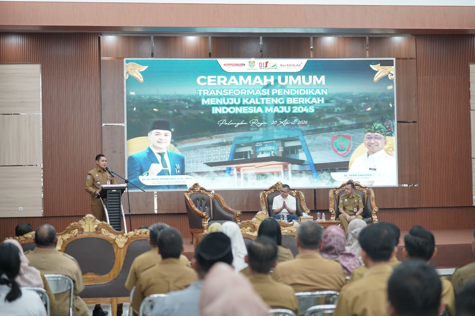 ‎Plt Kadisdik Kalteng Dorong Transformasi Pendidikan, Tegaskan Digitalisasi Jadi Kunci Menuju Indonesia Emas 2045