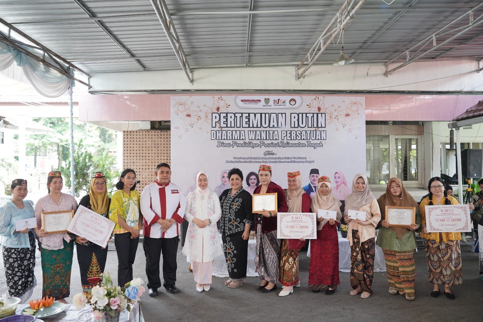 ‎DWP Disdik Kalteng Gelar Pertemuan Rutin, Angkat Semangat Kartini Modern Lewat Kuliner Tradisional dan Estetika Ruang Kerja