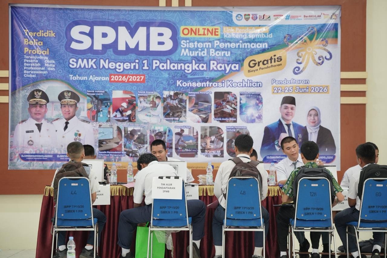 Hari Pertama SPMB 2026, Antusiasme Pendaftar Membludak di SMKN 1 Palangka Raya