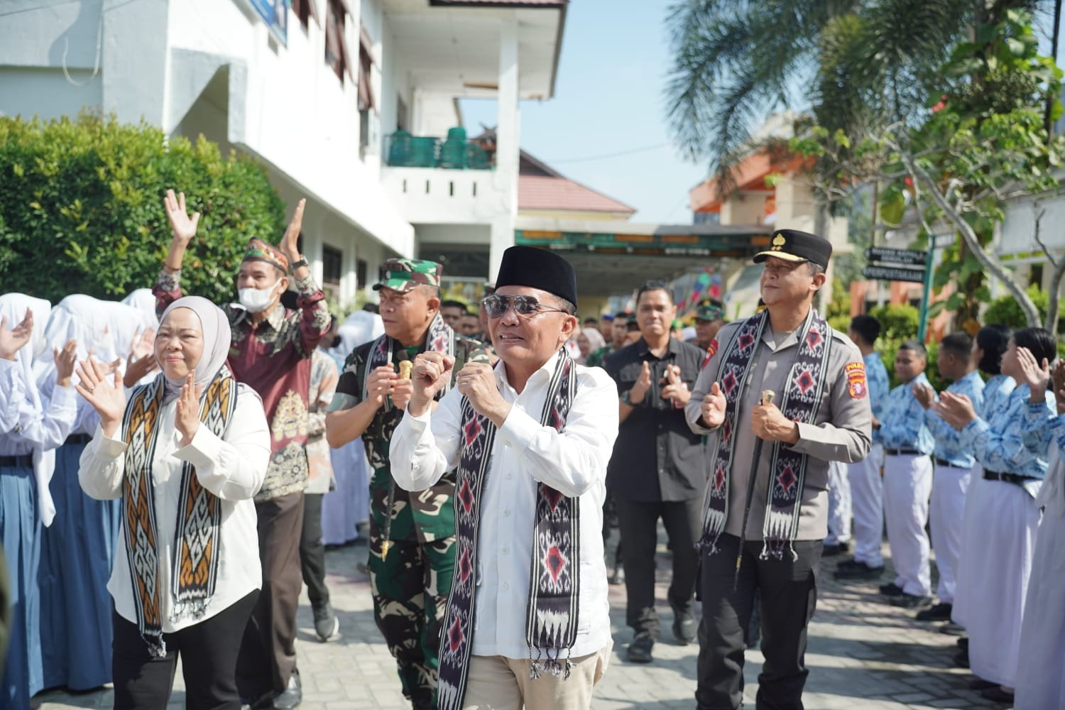 Bupati Kobar: Kehadiran Gubernur Agustiar Sabran Jadi Motivasi untuk Perkuat Pendidikan