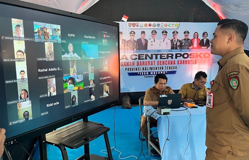 Pantau PJJ dari Posko Karhutla Gunakan Interactive Flat Panel (IFP), Disdik Kalteng Pastikan Pembelajaran Berjalan Lancar