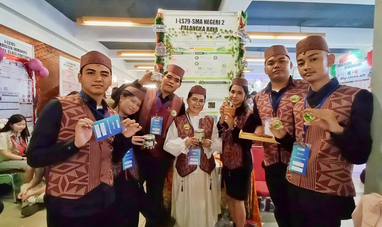 Angkat Potensi Bobah Bebara dari Pedalaman Kalteng, Enam Murid Raih Medali Emas di Kompetisi Internasional