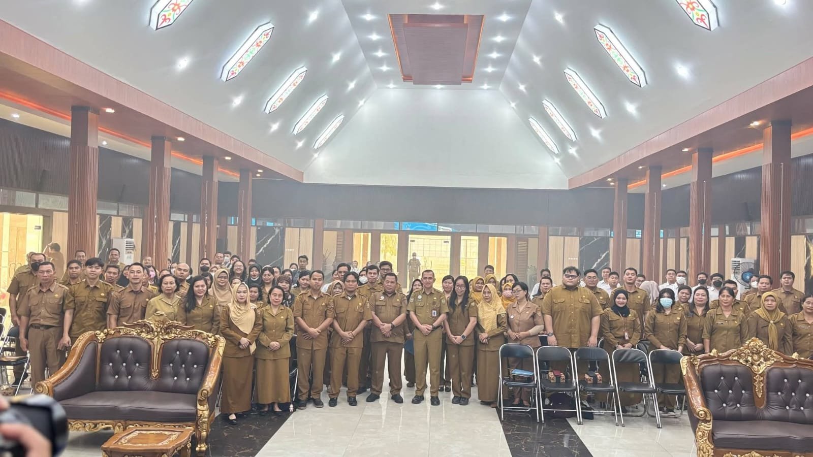 Terima SK PPPK Paruh Waktu, Guru Bahasa Inggris SMAN 1 Pasak Talawang Tetap Mengabdi di Pedalaman Kalteng