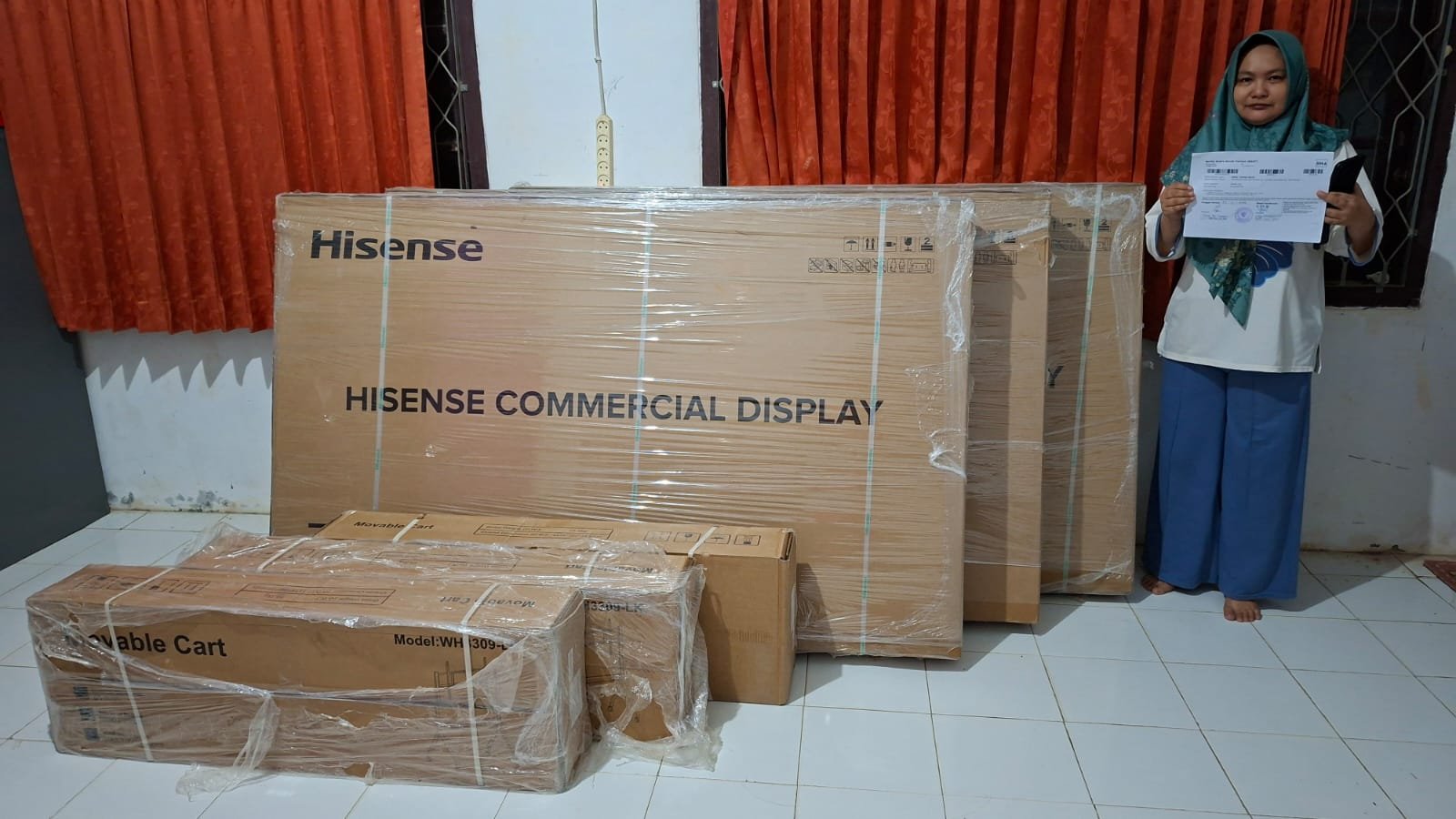 SMAN 2 Nanga Bulik Terima Bantuan TV Interaktif, Perkuat Pembelajaran Berbasis Digital